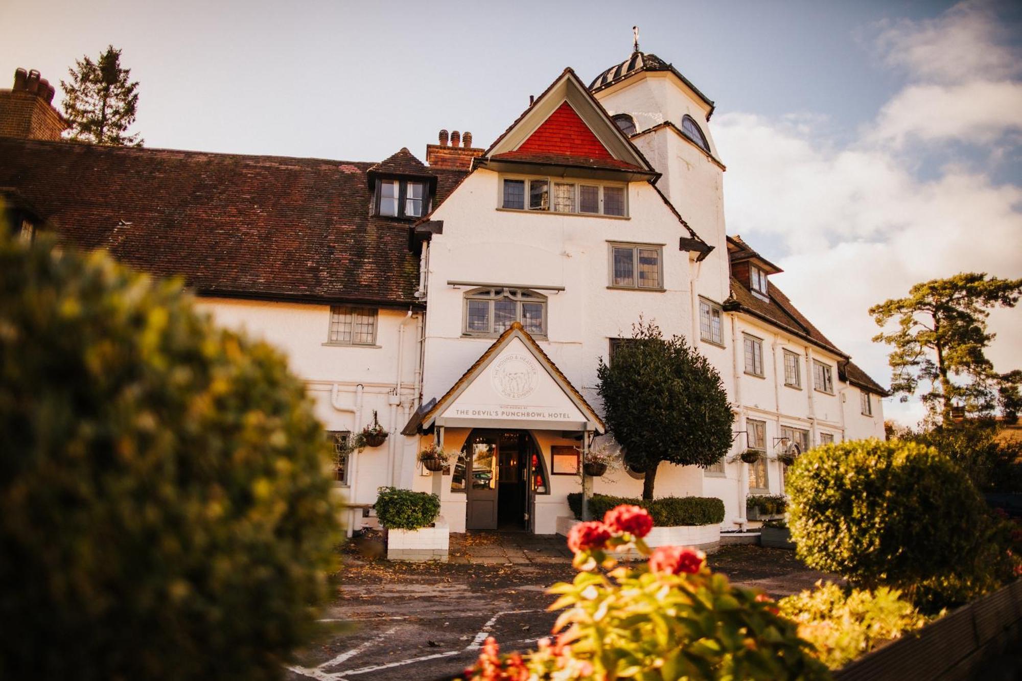The Devil'S Punchbowl Hotel Hindhead Exterior photo