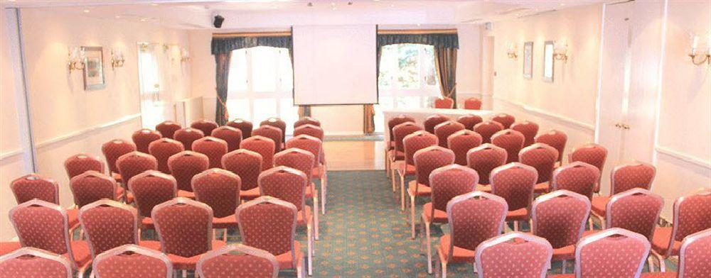 The Devil'S Punchbowl Hotel Hindhead Exterior photo